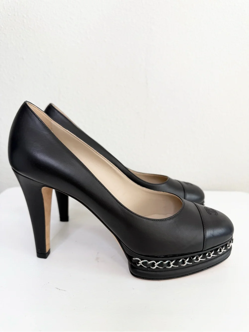 NEW CHANEL Black Leather Platform Pumps with Silver Chain Trim Size 39